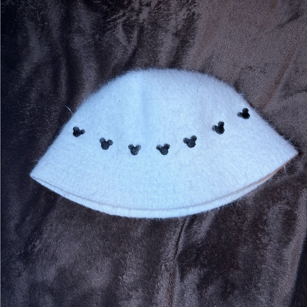 Kids White Hat with Mickey Logo